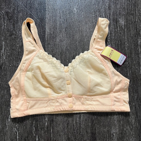 Comfort Bra Front Closure Lace Trim Peach Beige Full Coverage 38B Best for 30B - Picture 1 of 6